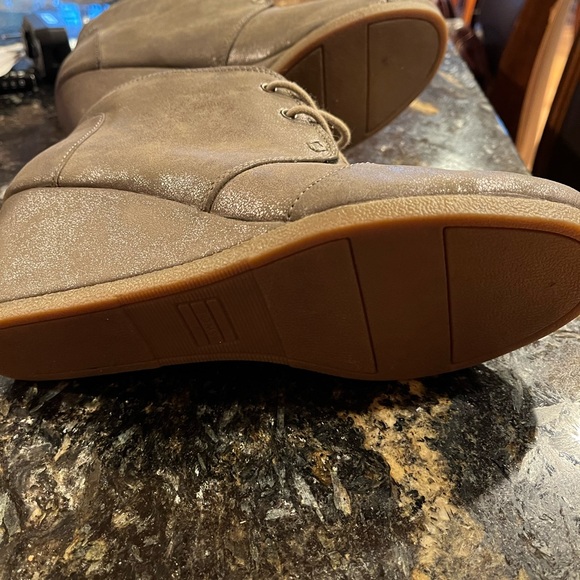 Tom’s ankle boats - Picture 3 of 3